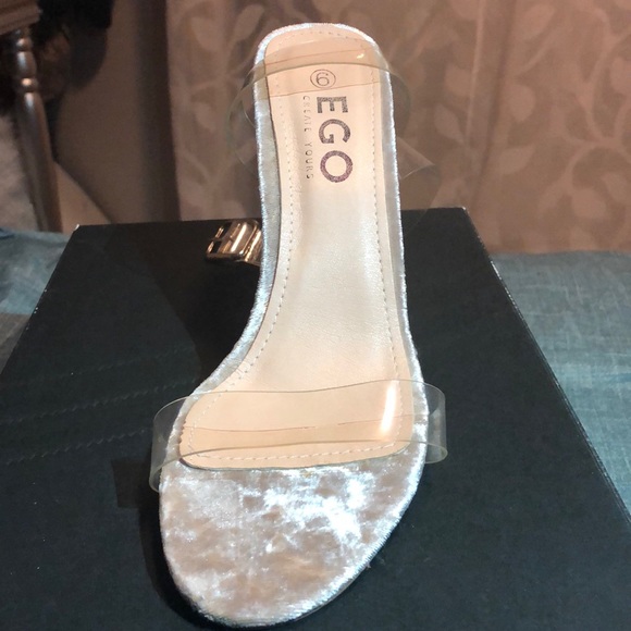 Perfect fashion statement clear heels never worn - Picture 3 of 7